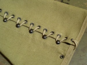 Leggings Figure 5 Figure 5: Pull tight and tuck the extra into the legging